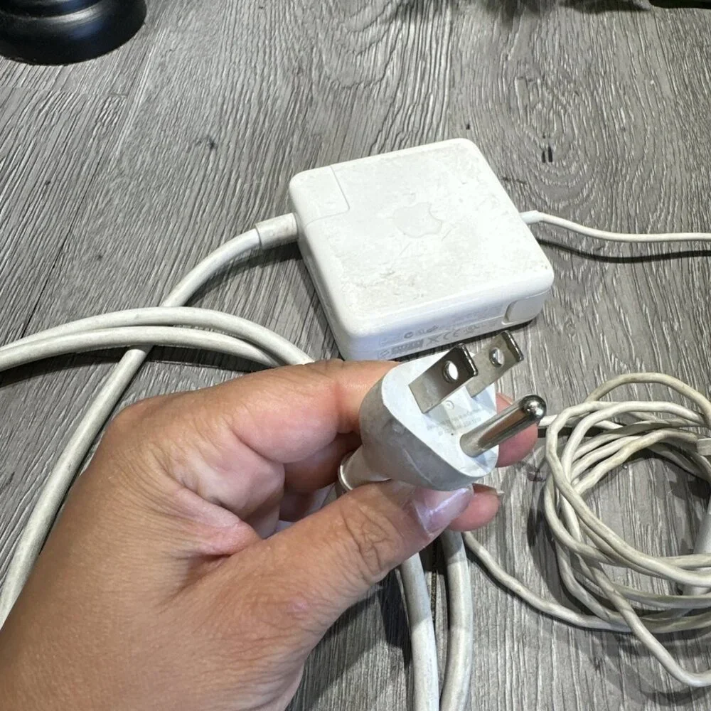 Apple MagSafe Power Adapter A1343 A7